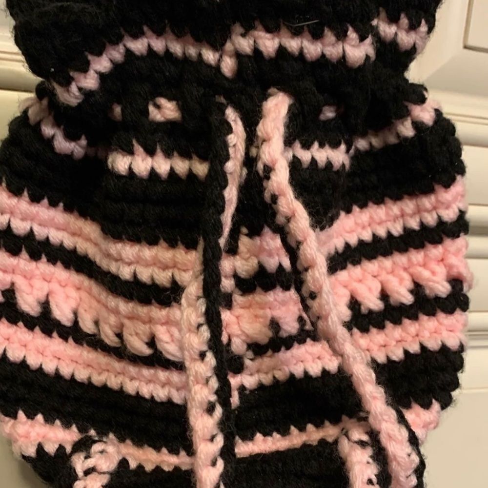 Crochet Knit Backpack Drawstring Handbag Purse Bag / Small Black Ruck Sack